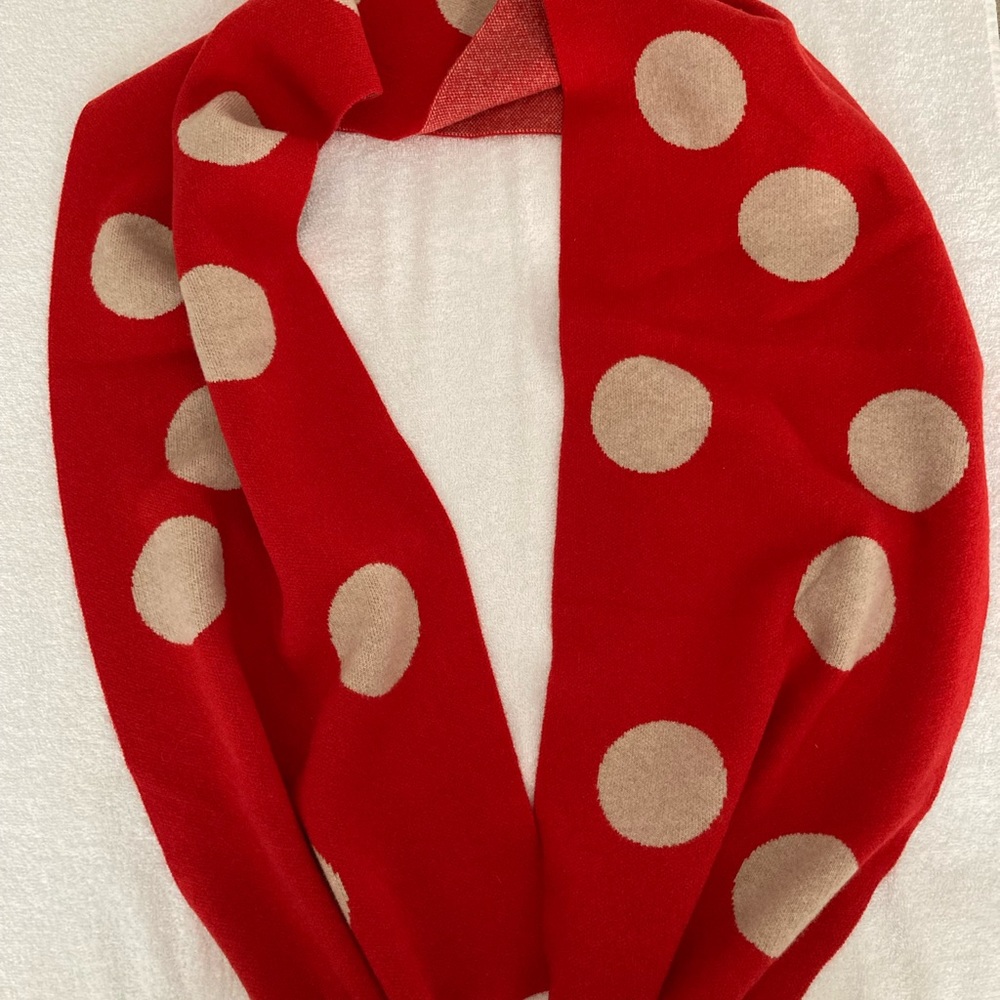 Jo Gordon 100% lambs wool scarf.